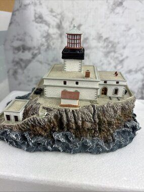 *Harbour Lights HL #224 Tillamook Oregon Lighthouse 1998 Retired In Box